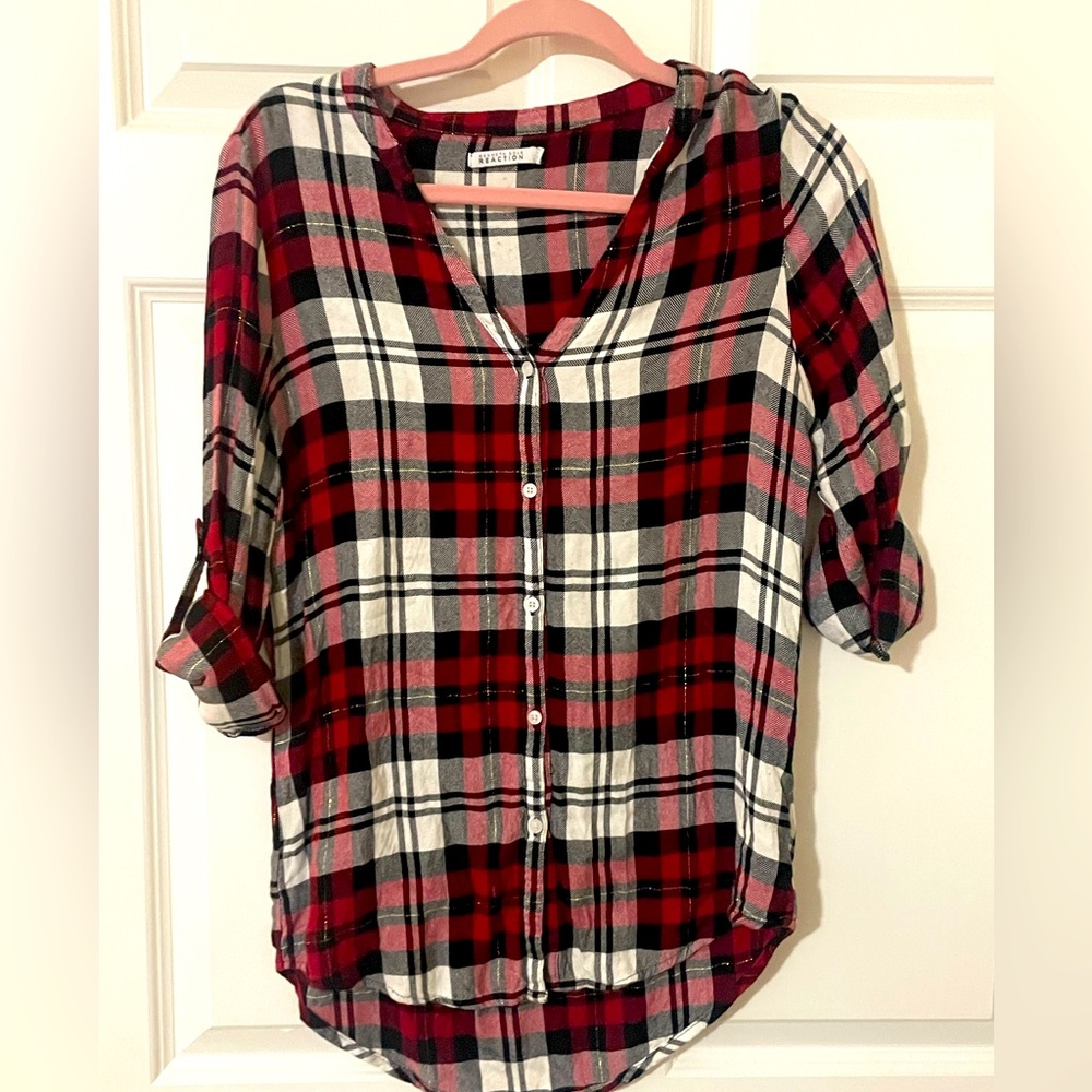 Women’s Kenneth Cole Reaction button up size S extra soft
